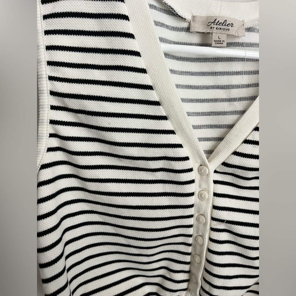 ATELIER White & Black V Neck Button Front Crop Tank Women’s Medium - Picture 3 of 9
